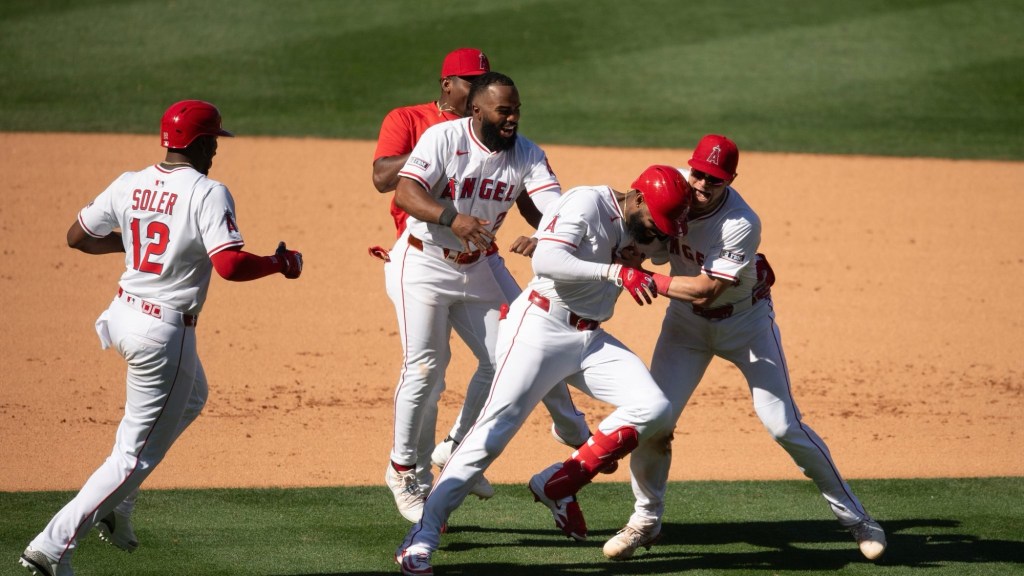 los angels se llevan la serie contra giants con épico&nbsp;walk-off