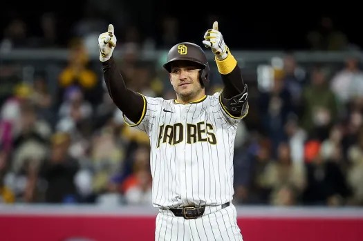 Iglesias responde con el bate y los Padres conquistan la serie en Petco&nbsp;Park.