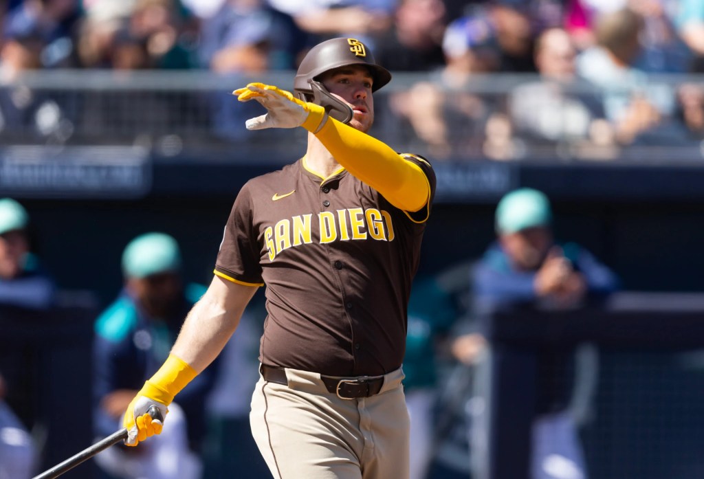 Padres se imponen a los Reds tras remontar con tres&nbsp;cuadrangulares.