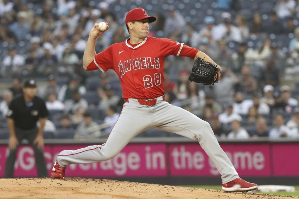 Los Angels tropiezan en su visita al Rogers&nbsp;Centre