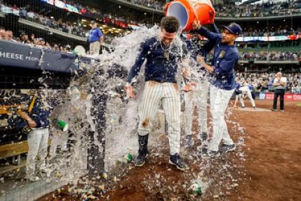 Isaac Collins se viste de héroe y Brewers firman barrida espectacular ante Mets para llegar a 9 victorias al&nbsp;hilo