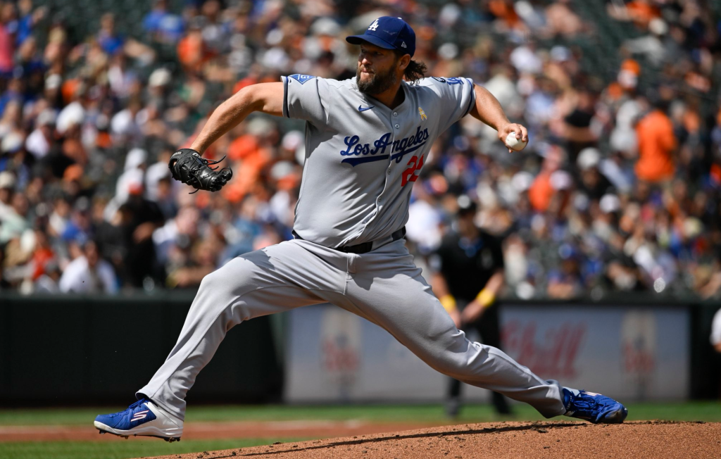 Los Dodgers evitan la barrida de la mano de Shohei Ohtani y Clayton&nbsp;Kershaw