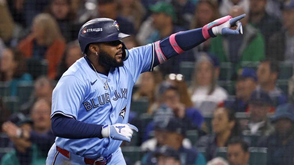 Toronto despierta con furia: los Blue Jays aplastan 13-4 y siguen con&nbsp;vida