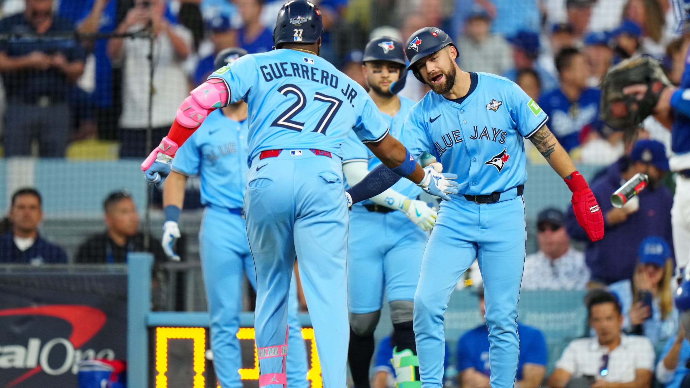 El dominicano, Vladimir Guerrero Jr. conectó su primer cuadrangular en una Serie Mundial y lideró a su novena a la victoria.