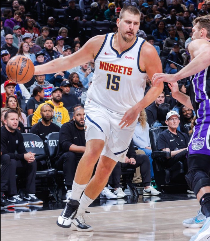 Nuggets 122–108 Kings: Jokic y Murray mandan en&nbsp;Sacramento