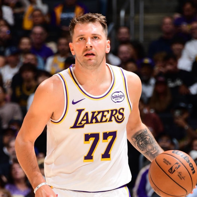 Luka Dončić firma triple-doble y guía a los Lakers a una victoria sobre Miami&nbsp;Heat