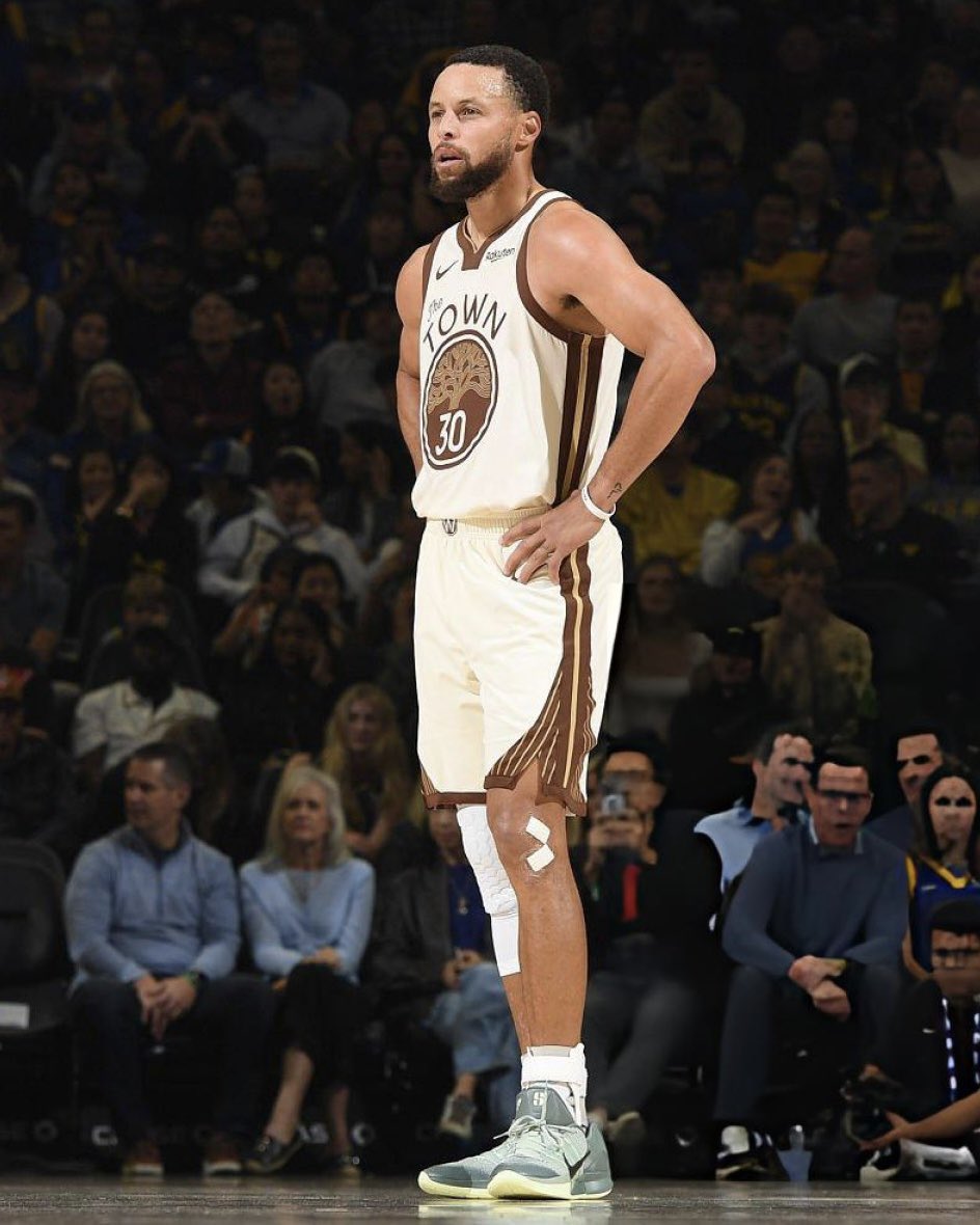 Curry lidera la lluvia de triples y Warriors pasan por encima del&nbsp;Jazz