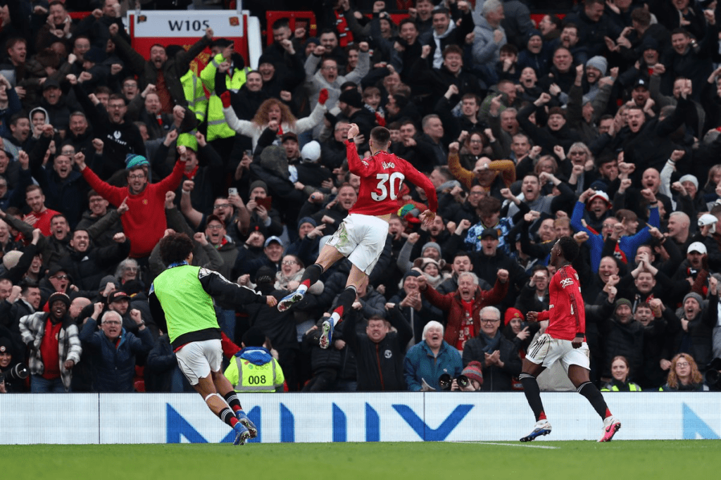 El Teatro de los Sueños: Manchester United vence al Fulham en otro cierre dramático de Premier&nbsp;League.