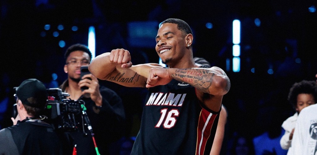 Keshad Johnson conquista el Slam&nbsp;Dunk