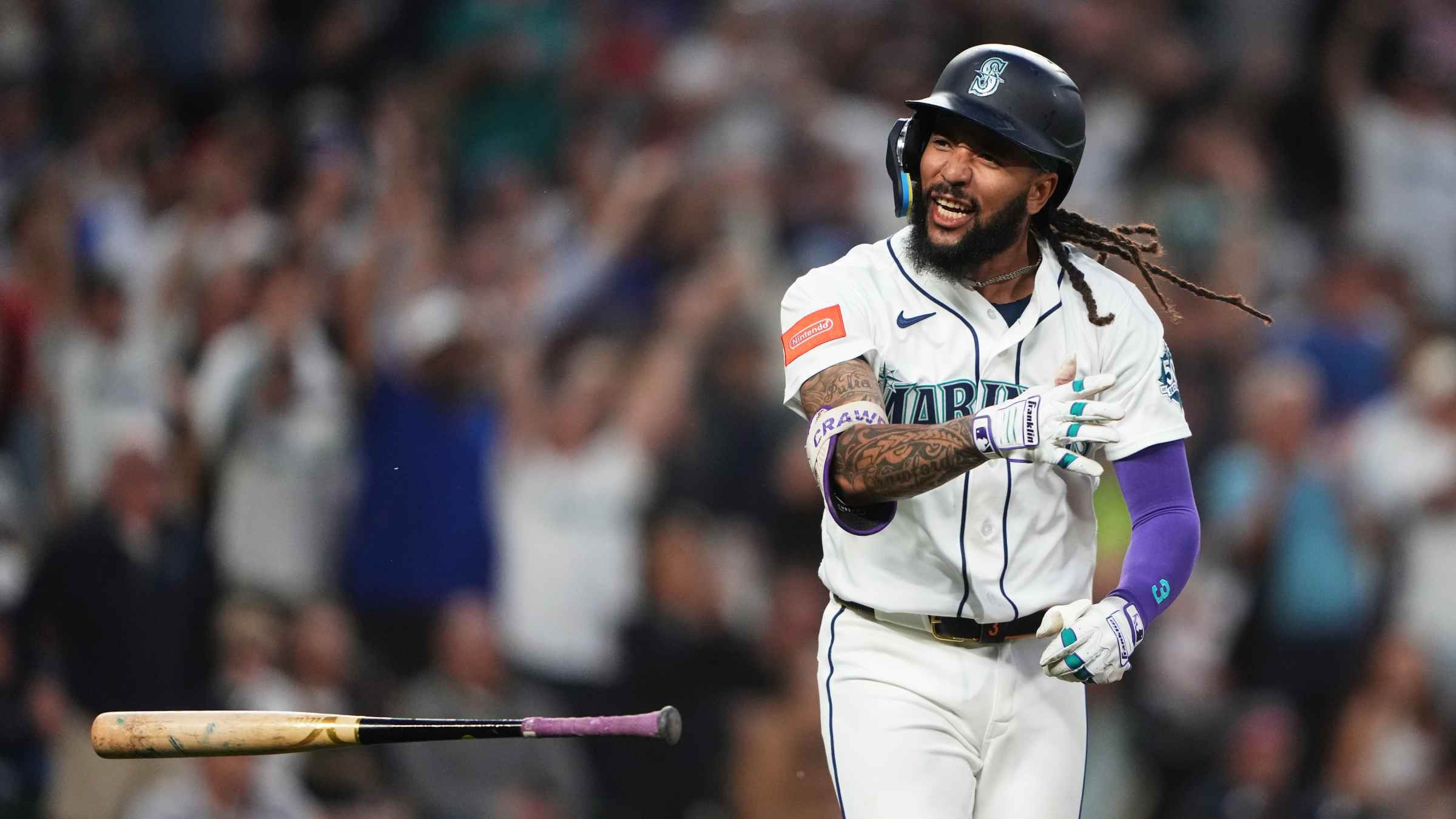Mariners vienen de atrás y remontan en casa